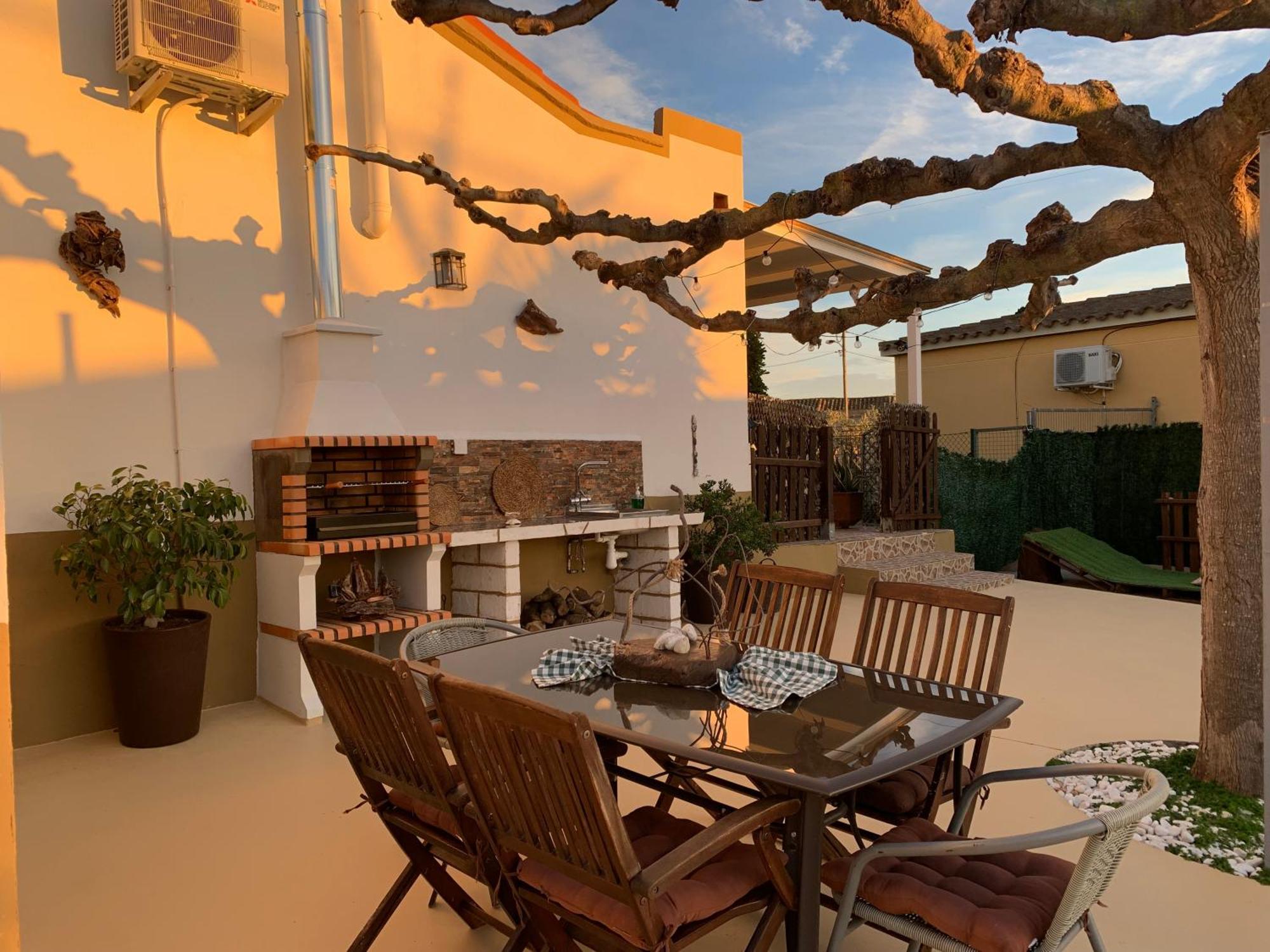 Casa Enric , Con Zona Infantil, Piscina Y Parking Privado Guest House Deltebre Luaran gambar